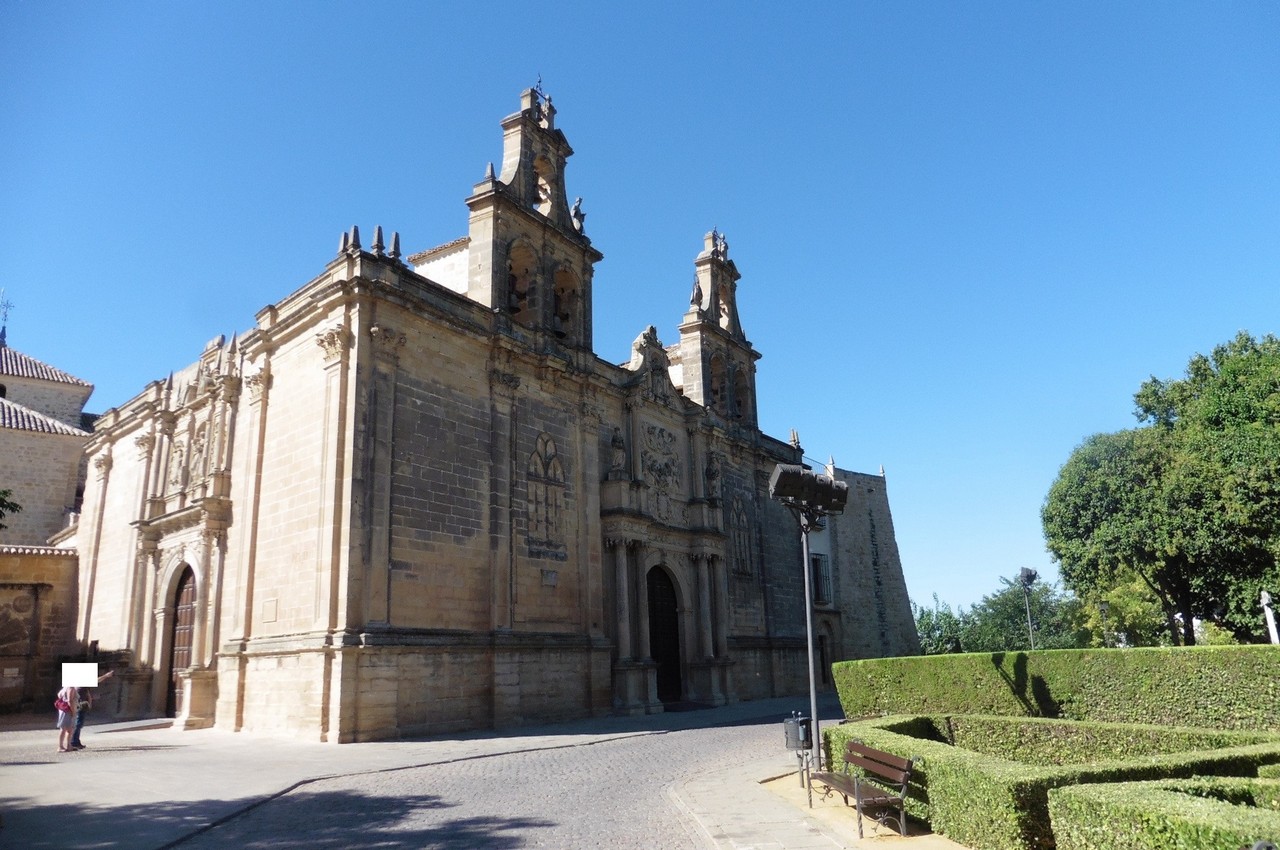 Plaza Vázquez de Molina, 4