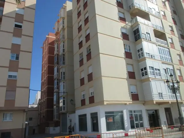 Avenida Campo del Sur, 38