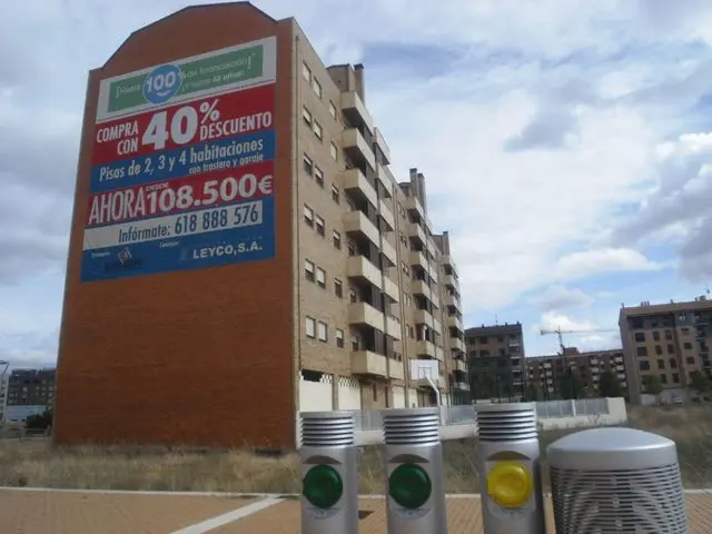 Plaza Camara de Comercio, 6