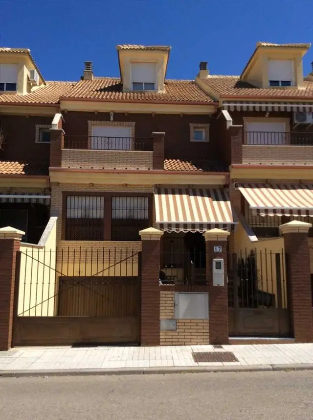 Calle Hungria, 17