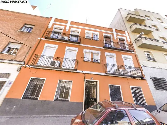 Calle Bocangel 41