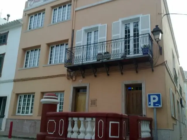 Plaza España, 10