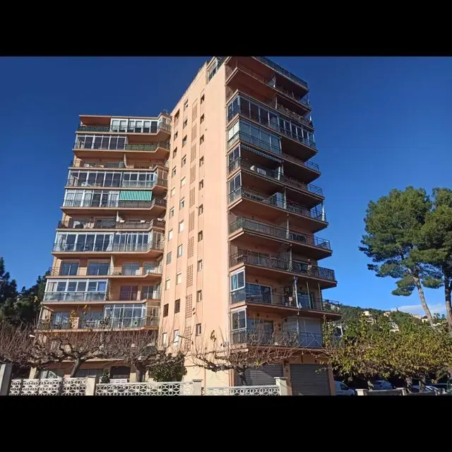 Avenida Mas Ambros, 21