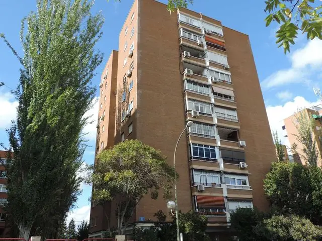 Calle Rio Segre 5; 5º-D Portal 9 Urb. las Cumbres