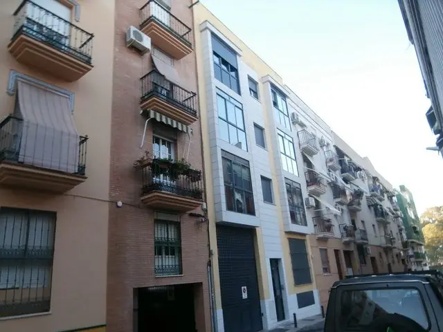 Calle Aviador Ramón Franco, 12