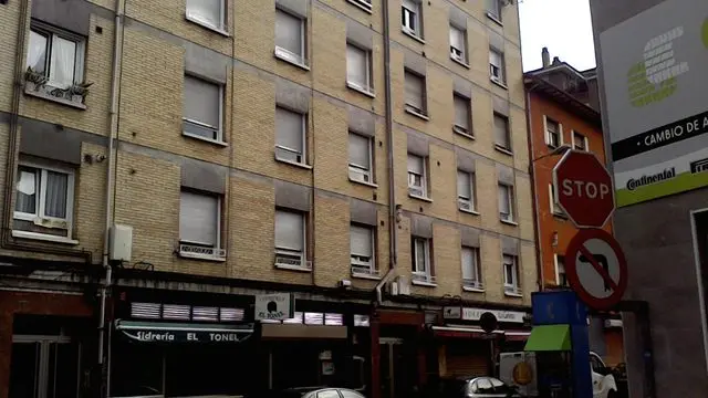 Calle Primero de Mayo 16, Bj