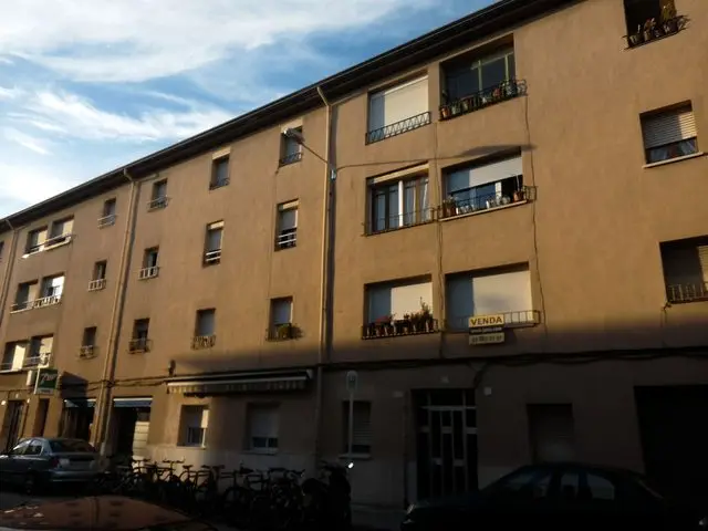 Calle Centelles 3, 1 02 002
