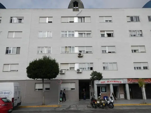 Avenida San Juan Bosco, 14, 2º D