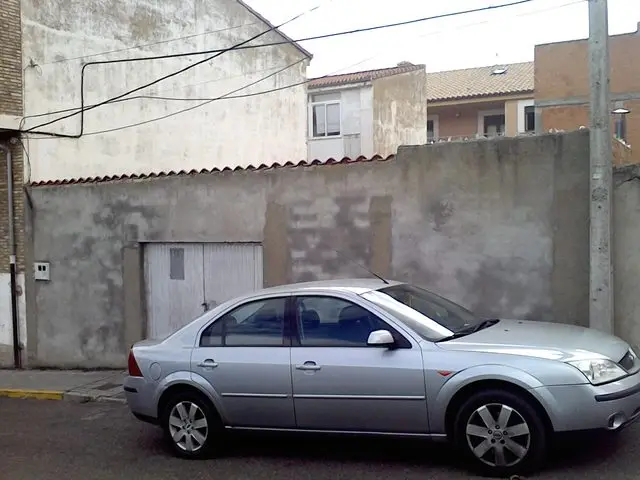 Calle Castilla Leon, 1
