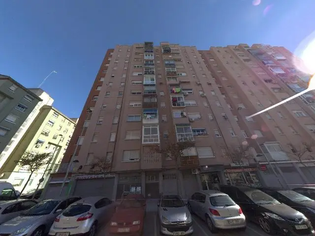 Plaza Montella Número Cinco Planta Séptima Puerta "d"