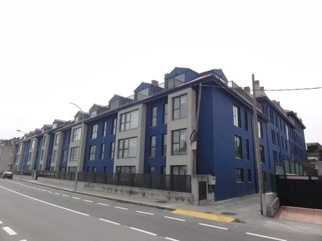 Avenida Mugardos, 55, Bajo