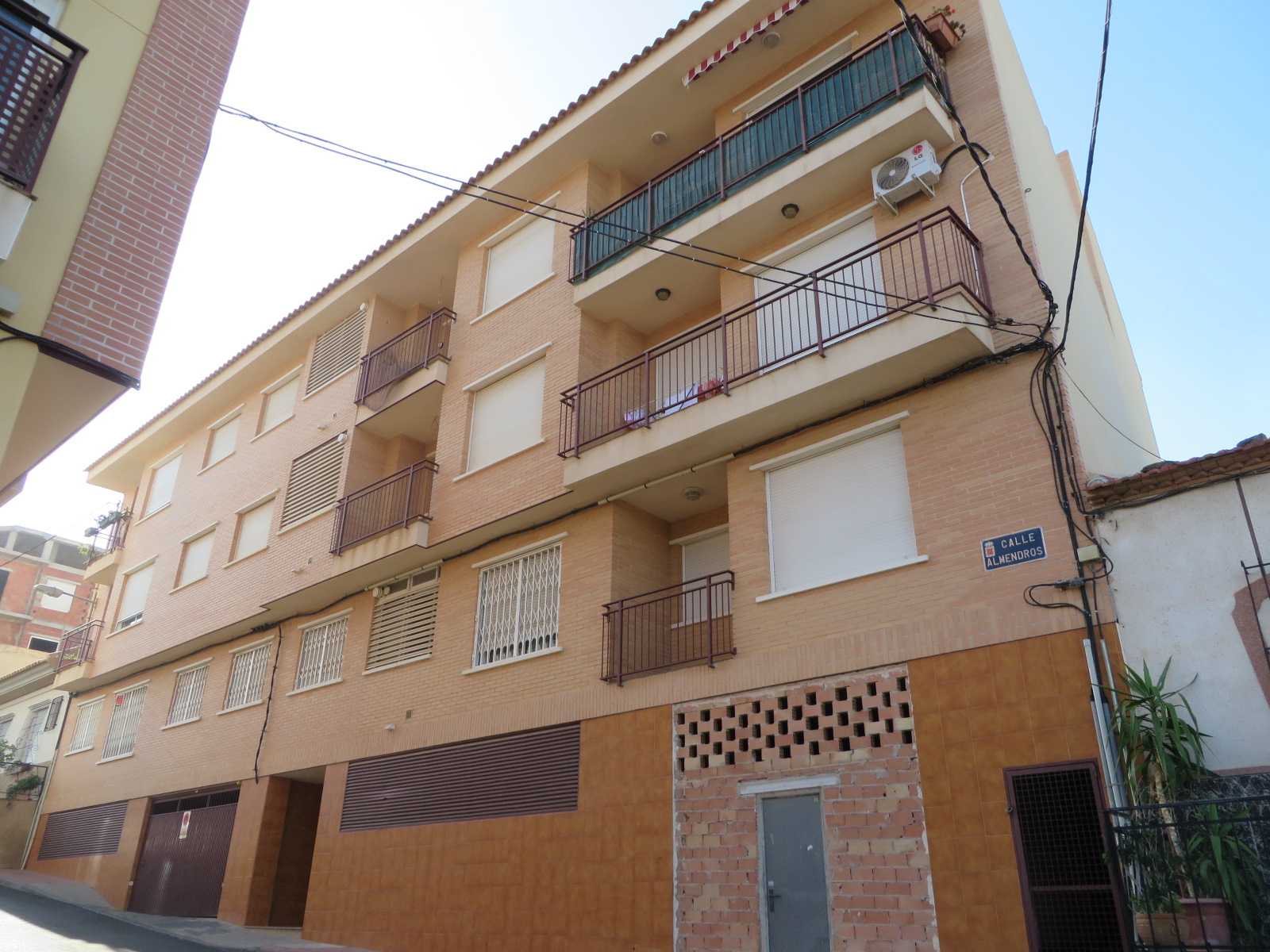 Calle Almendros, 9