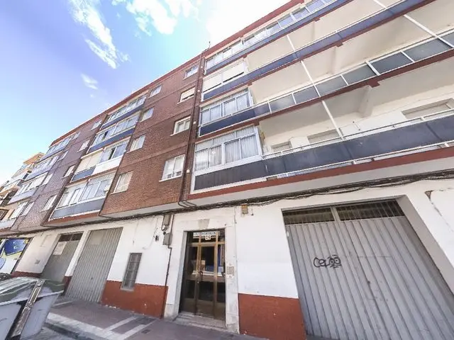 Calle Puente la Reina, 26, Bj 1