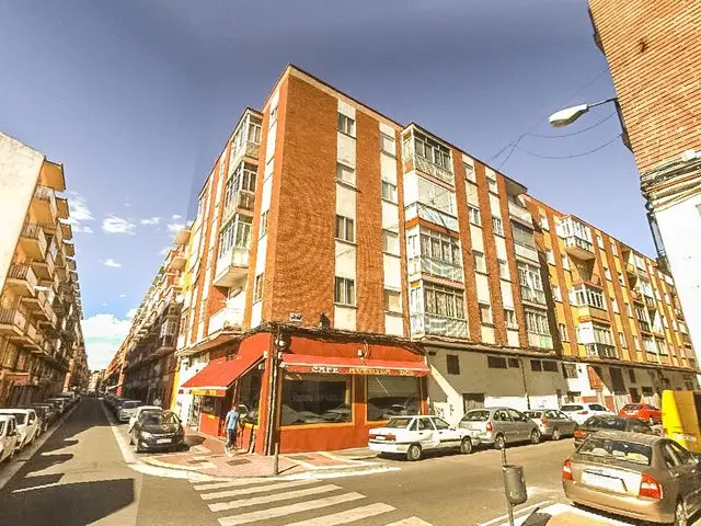 Calle Caamaño, 51