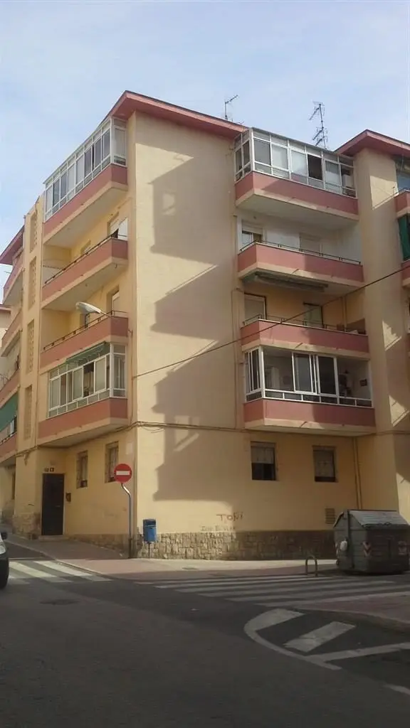 Calle Moncada, 7