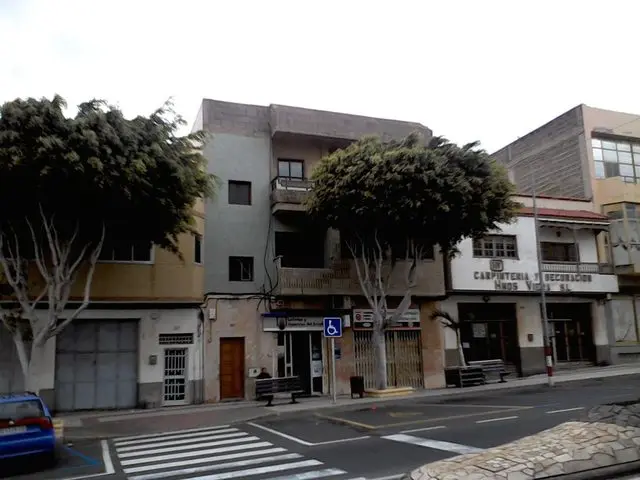 Calle Carlos V, 56