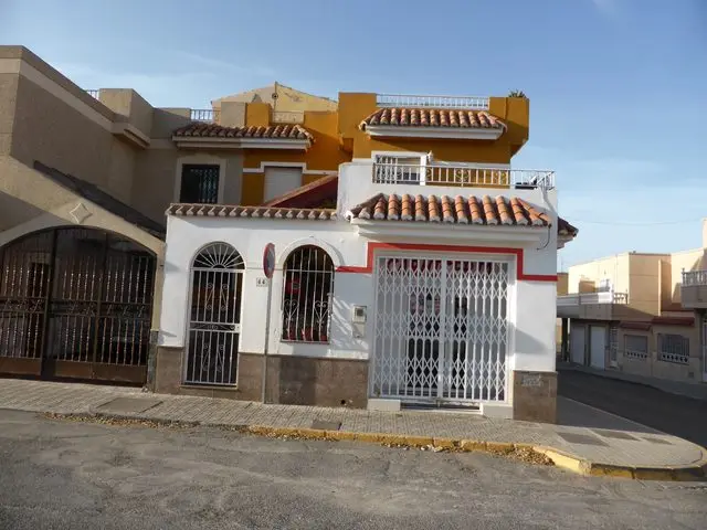 Calle la Cartuja, 44