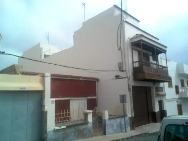 Calle Santa Teresa de Jesus, 30