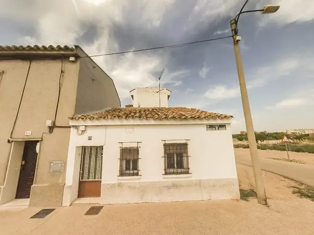 Calle Heraldo de Aragón Número, 63