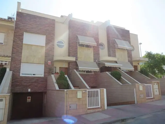 Calle Azucena, 25