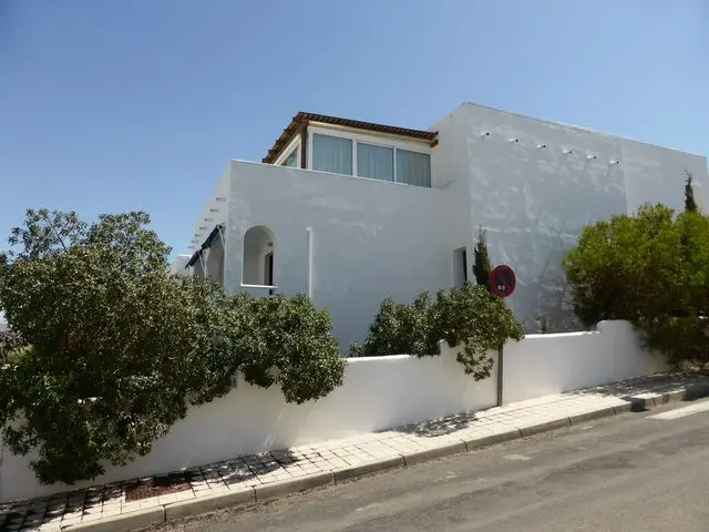 Ronda de San Jose, Residencial los Tres Pinos 60, Planta Bajo
