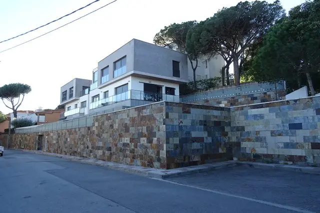 Calle Josep Pla, 13