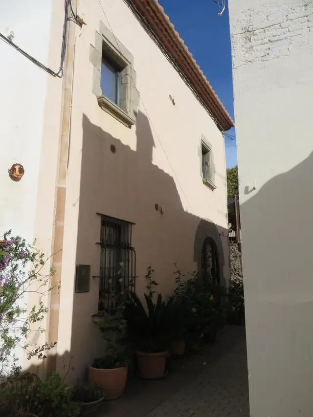 Calle Ebre, 2
