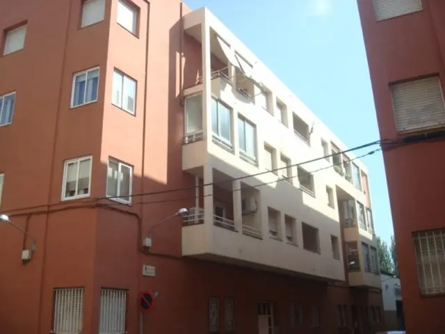 Calle Siurana, 1, Bajos