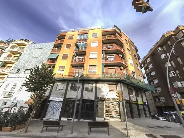 Av Verge de Montserrat 186, Sm, 08001