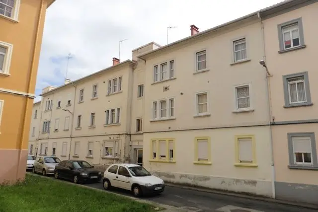 Calle D 14, 1º Centro, Caranza