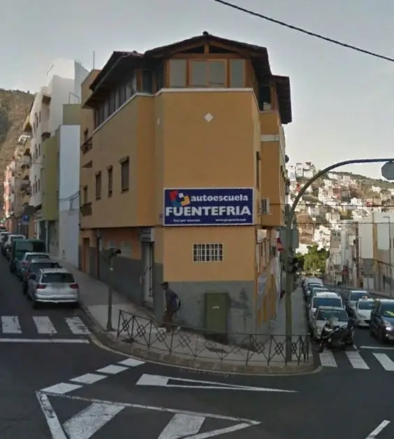 Calle Guia de Isora, 2