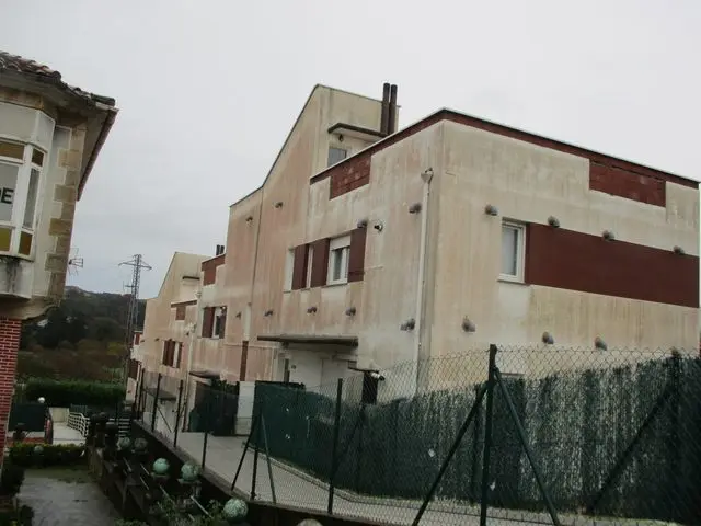Urbanización Jardines de Oruña, Planta 1ª