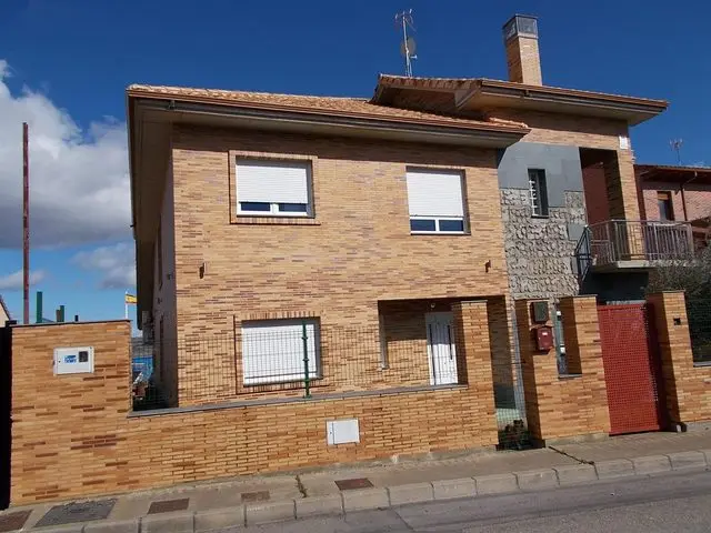 Calle Rodera Bajera, 8