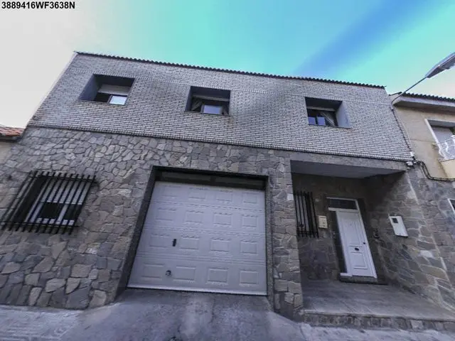 Calle Larache, 8