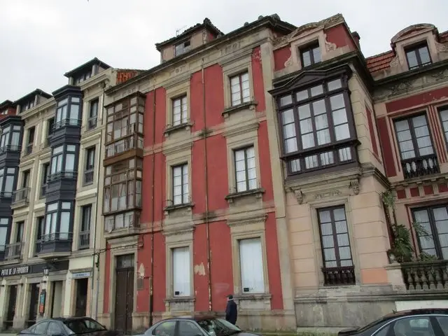 Calle Ezcurdia, 2