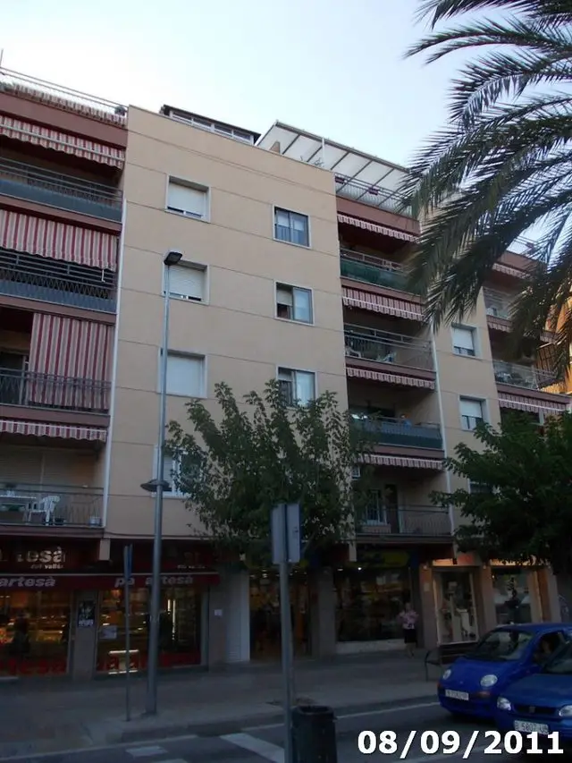 Calle Escuelas, 1
