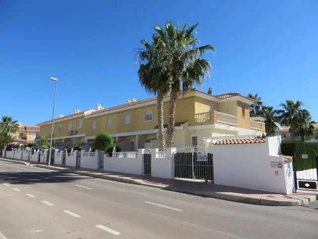 Calle Huelva, 27