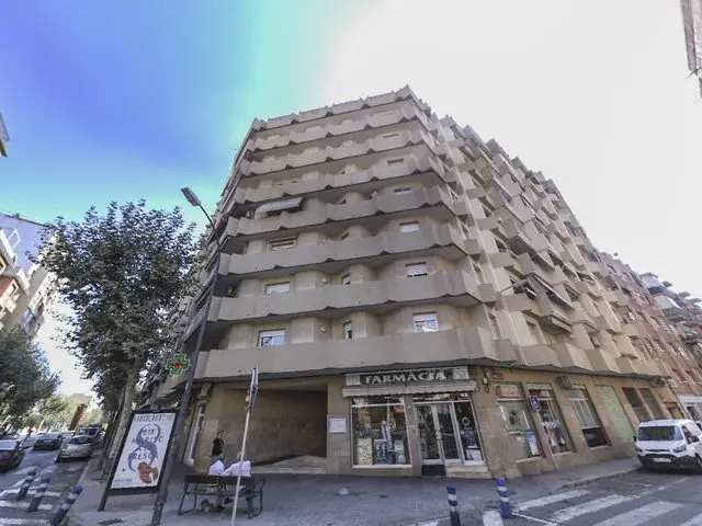 Av Pere el Ceremonios 68, 5, 6 43205