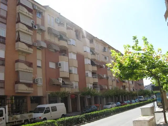 Calle Fuente del Alamillo, 6-10